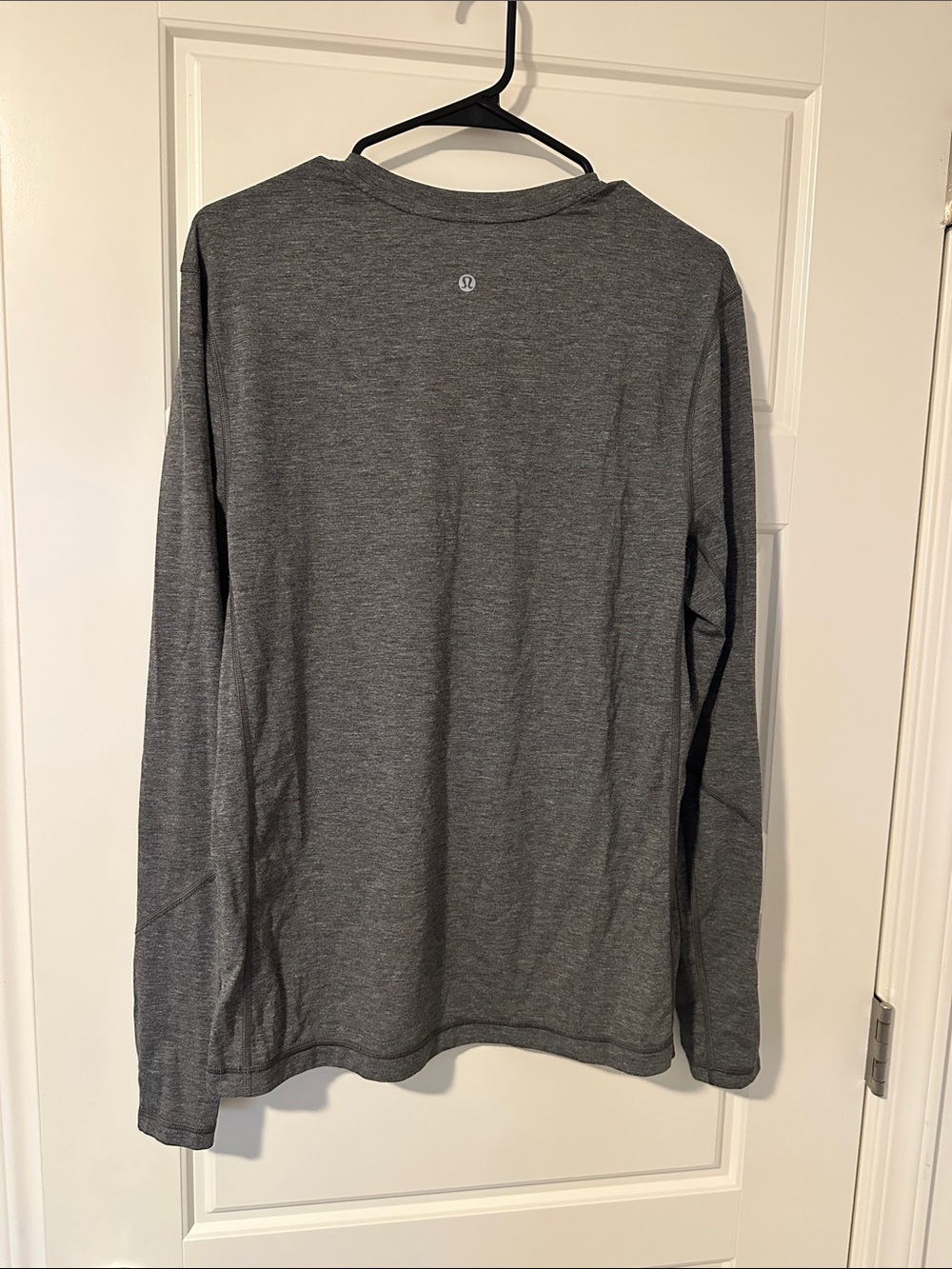 lululemon athletica Men's Long-Sleeve Gray Henley Top - Picture 5 of 5
